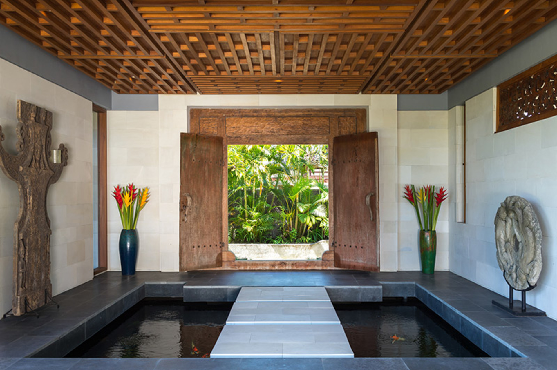 Spacious Luxury Retreat Near Beach – Bali Villa 1098