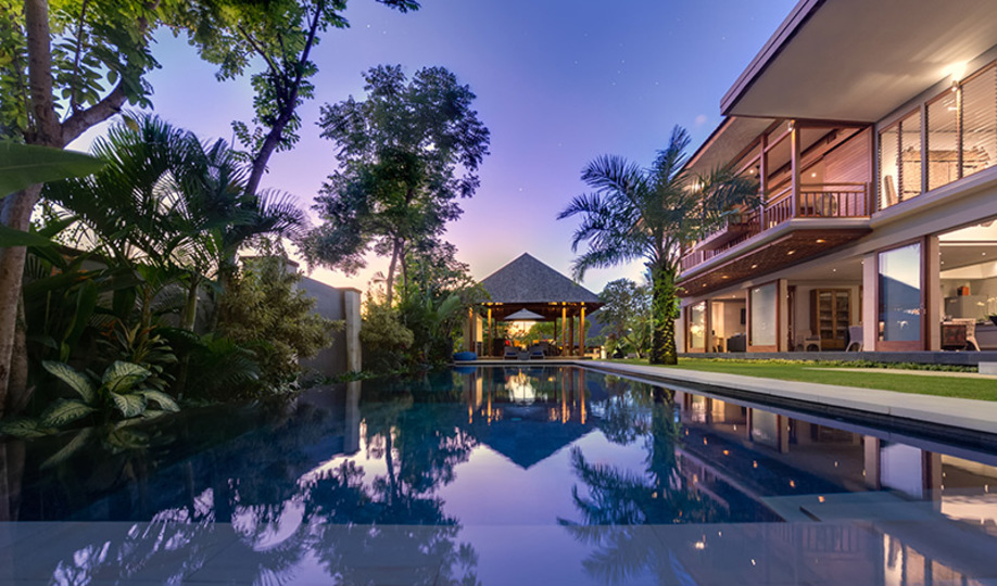 Spacious Luxury Retreat Near Beach – Bali Villa 1098