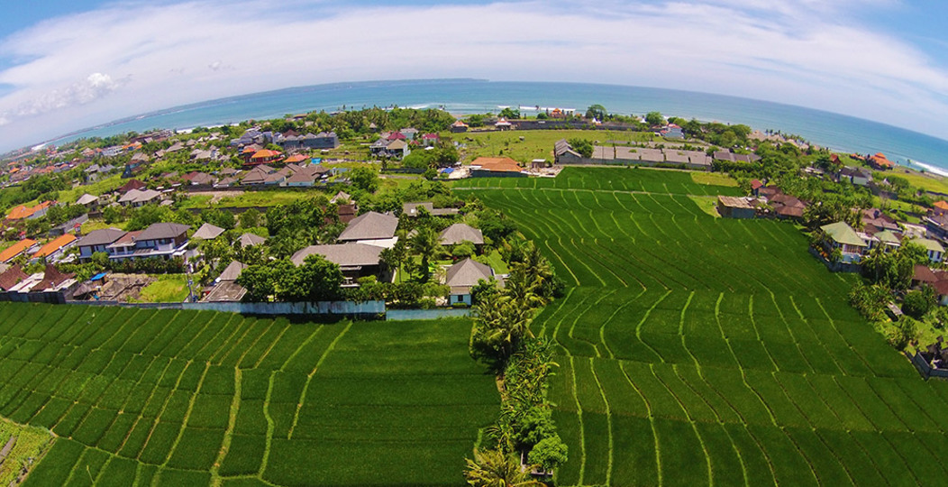 Spacious Luxury Retreat Near Beach – Bali Villa 1098