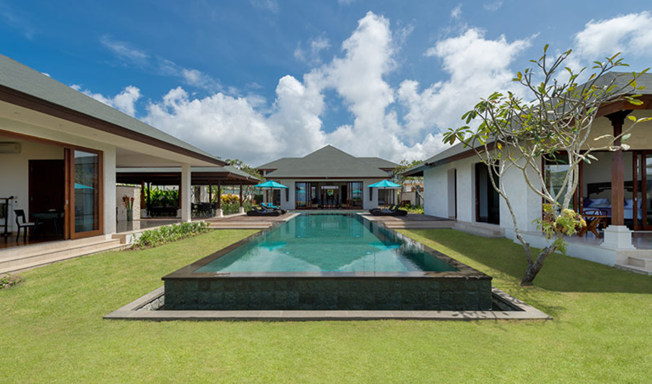 Clifftop Bliss with a Private Pool – Villa Maria 1107