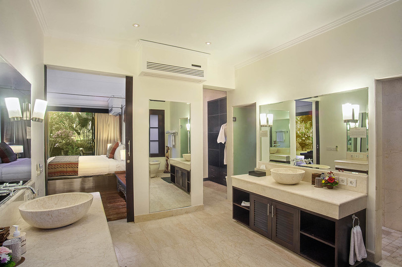 Tranquil Oasis with Ocean Breezes – Bali Villa 1110