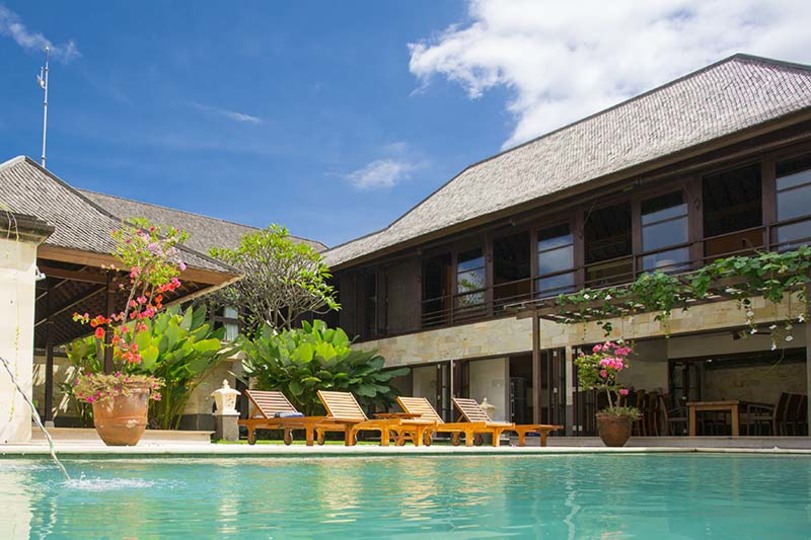 Elegant Coastal Villa with Jacuzzi – Bali Villa 1111