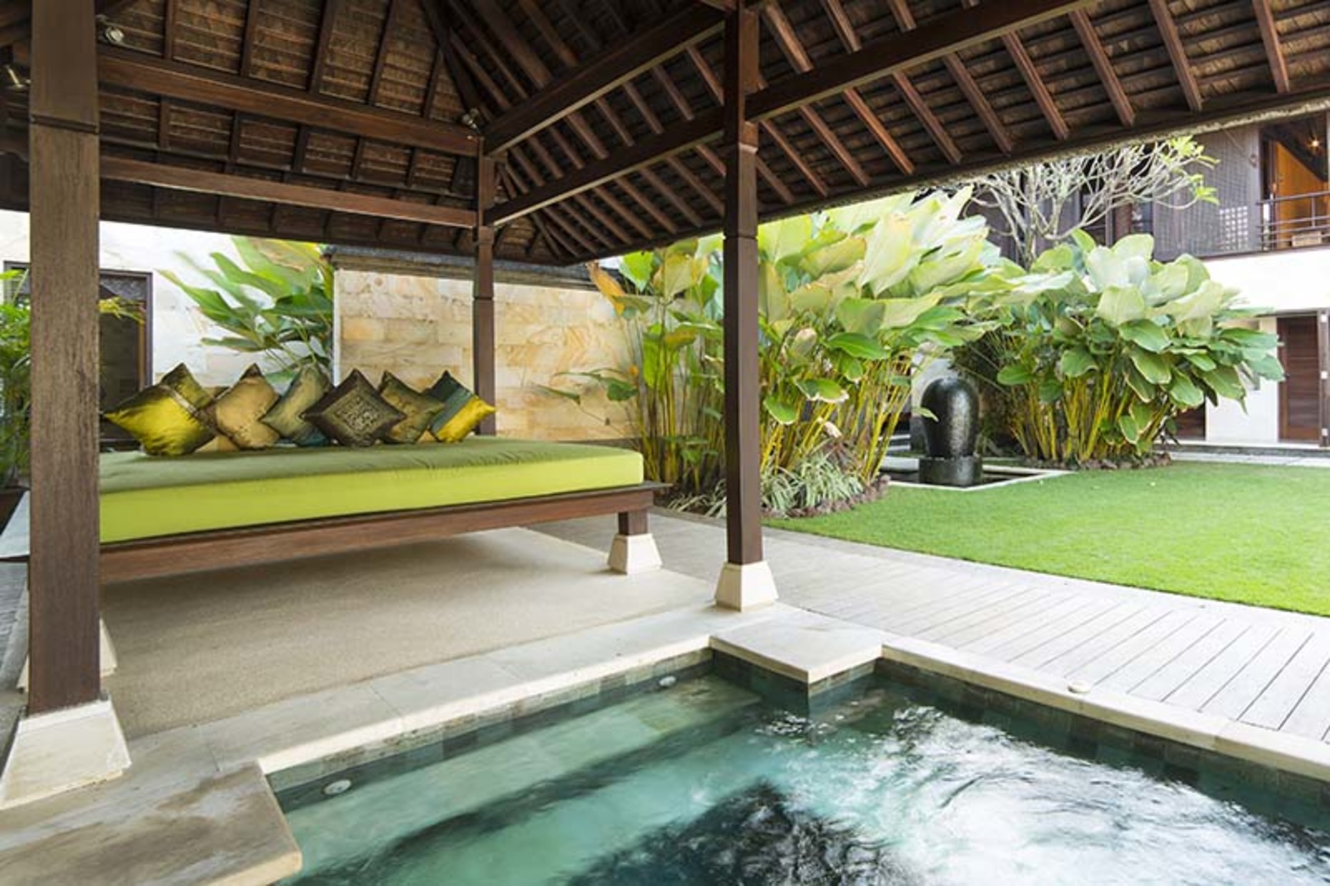 Elegant Coastal Villa with Jacuzzi – Bali Villa 1111
