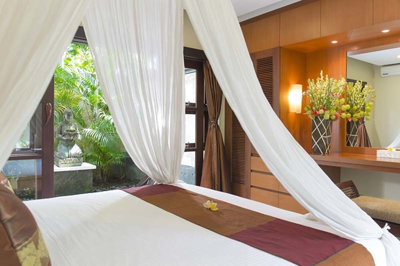 Elegant Coastal Villa with Jacuzzi – Bali Villa 1111