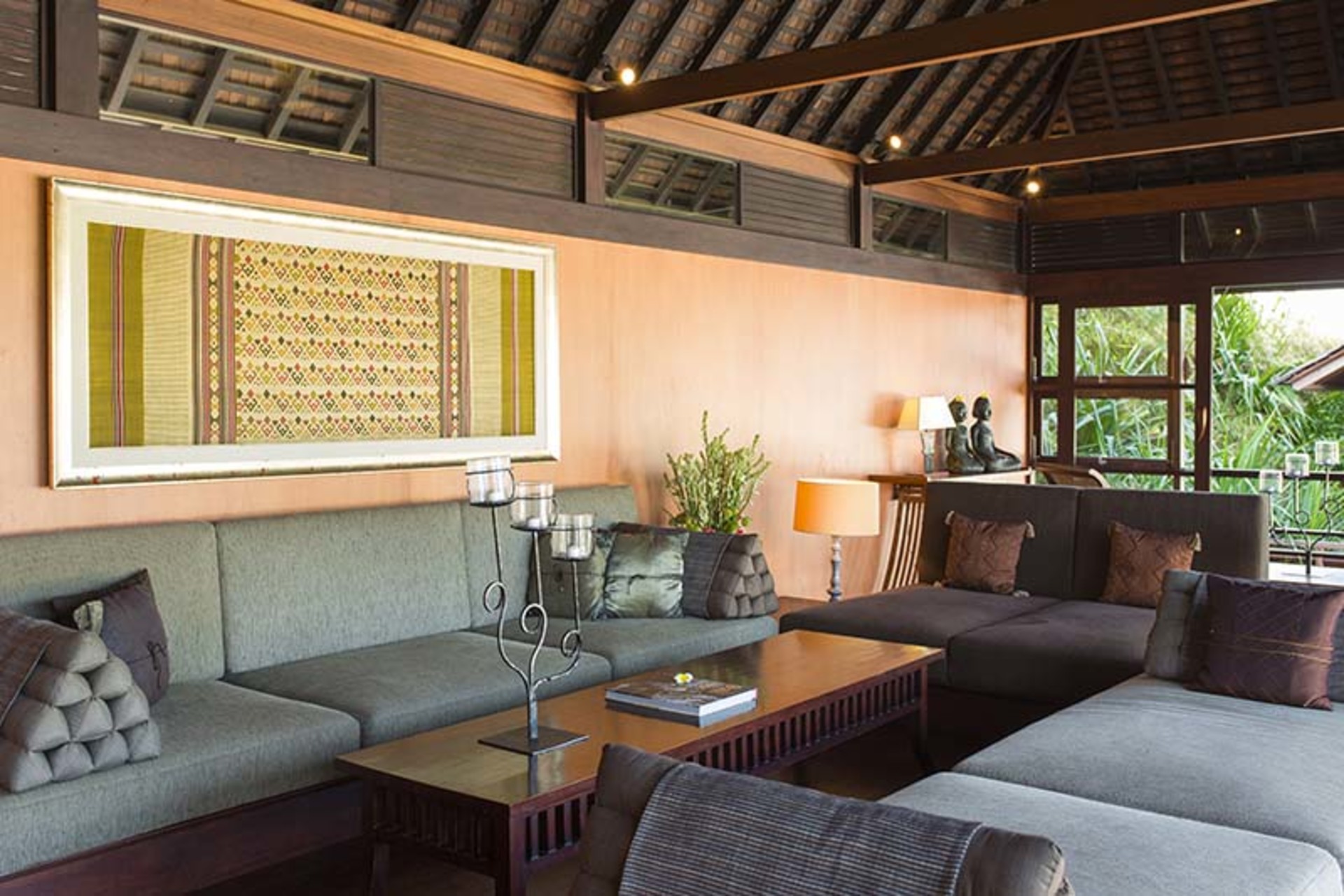 Elegant Coastal Villa with Jacuzzi – Bali Villa 1111
