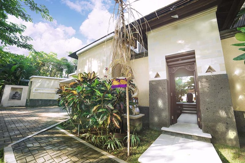 Elegant Coastal Villa with Jacuzzi – Bali Villa 1111