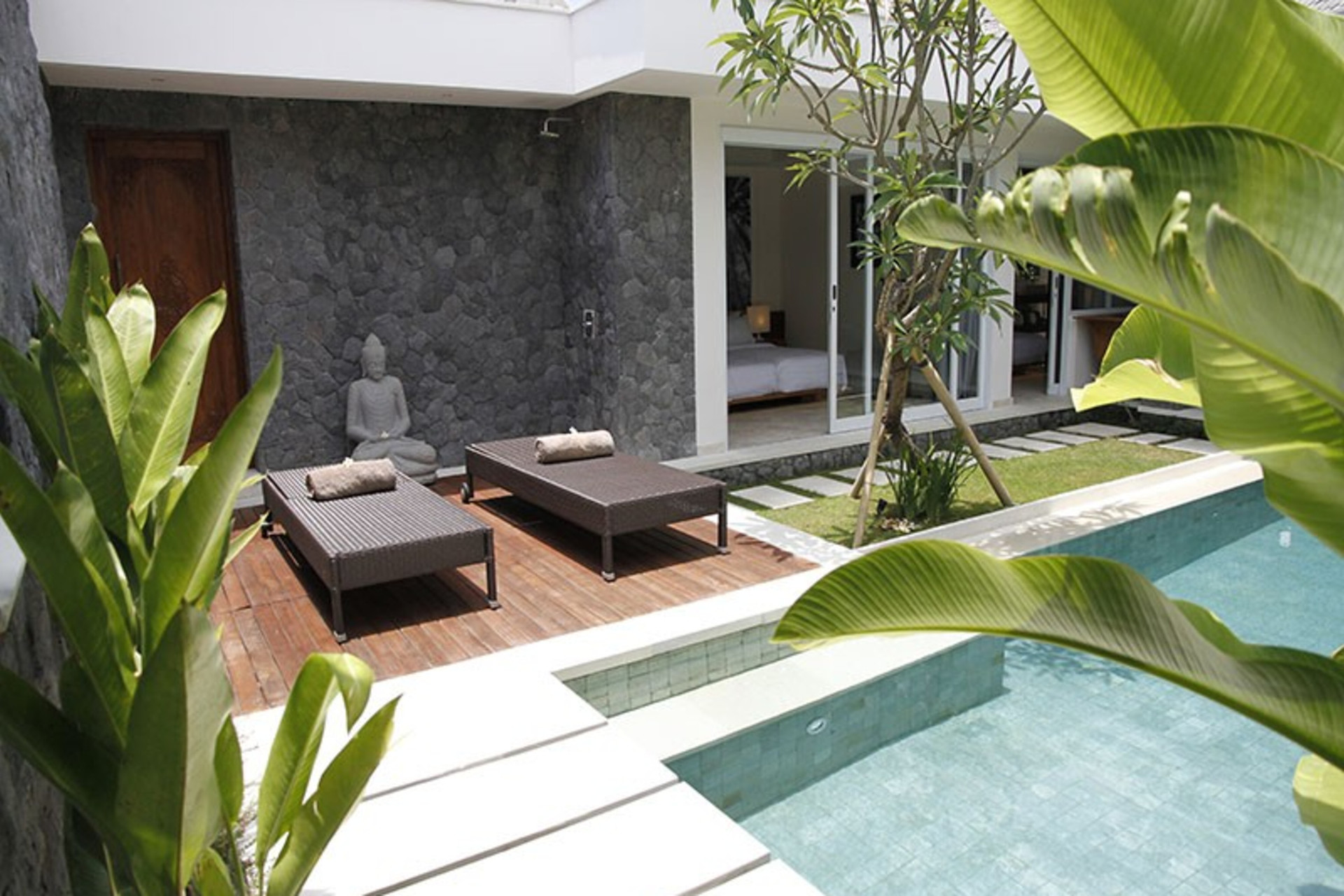 Luxury 2-Bedroom Villa Near Seminyak's Attractions, Bali Villa 1147