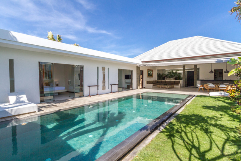 Luxury 3-Bedroom Villa Near Seminyak Attractions, Bali Villa 1157