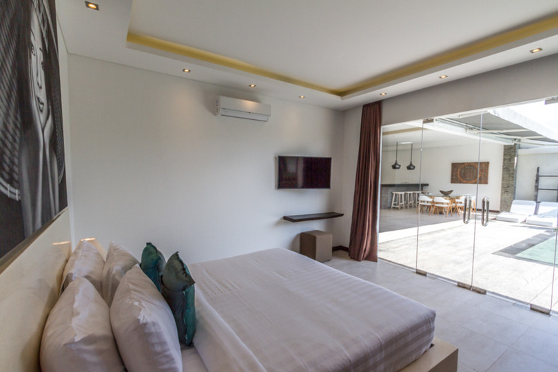 Luxury 3-Bedroom Villa Near Seminyak Attractions, Bali Villa 1157
