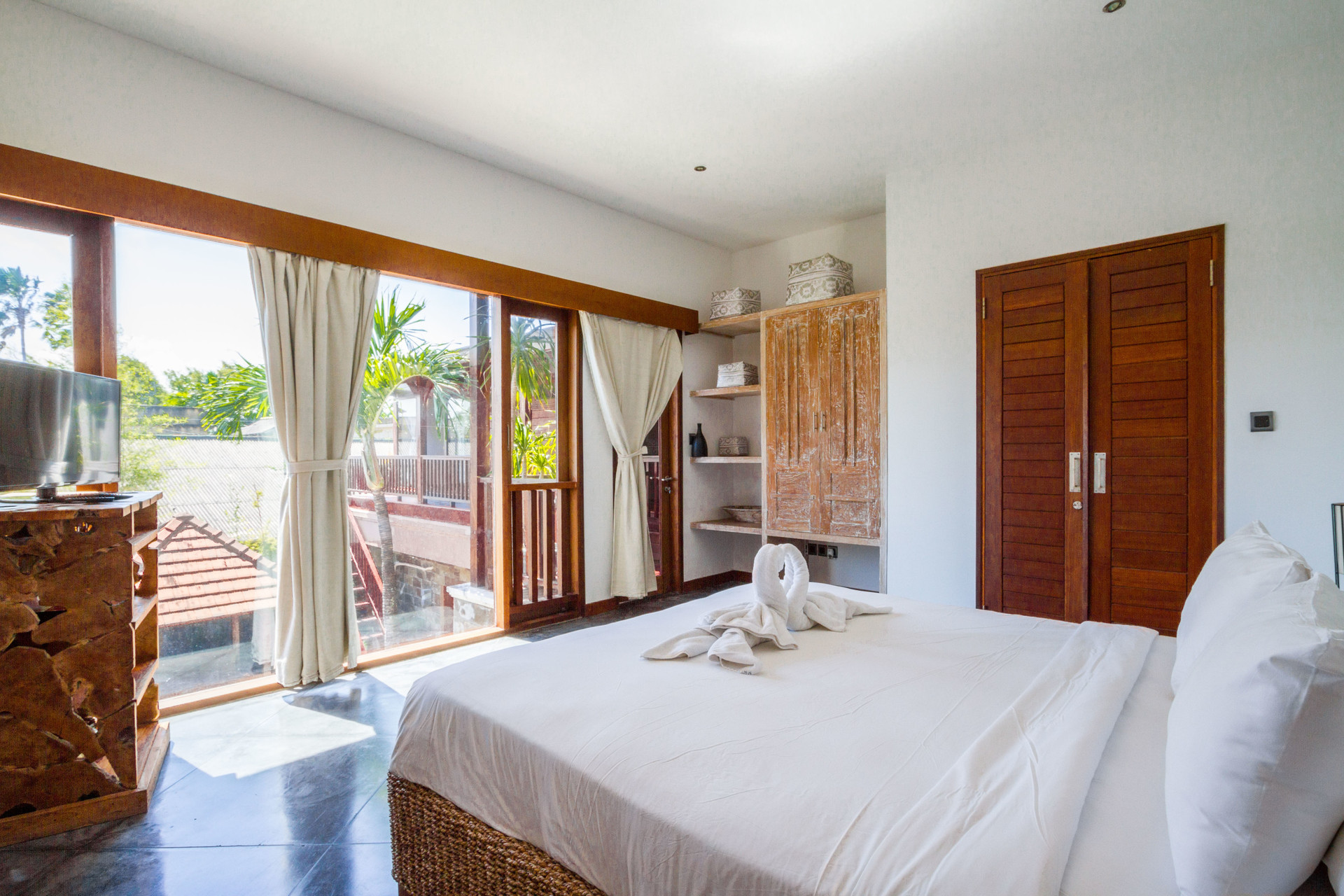 Luxury 5BR Family Villa Near Seminyak, Bali Villa 1167