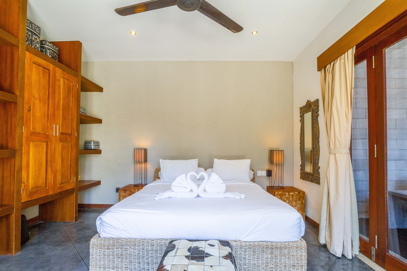 Luxury 5BR Family Villa Near Seminyak, Bali Villa 1167