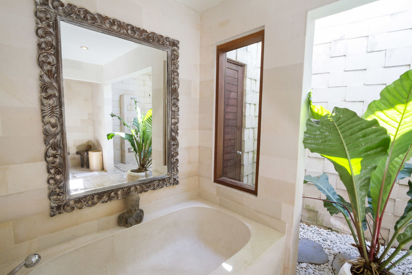 Luxury 5BR Family Villa Near Seminyak, Bali Villa 1167
