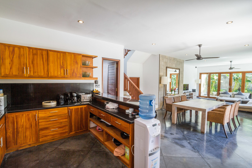 Luxury 5BR Family Villa Near Seminyak, Bali Villa 1167