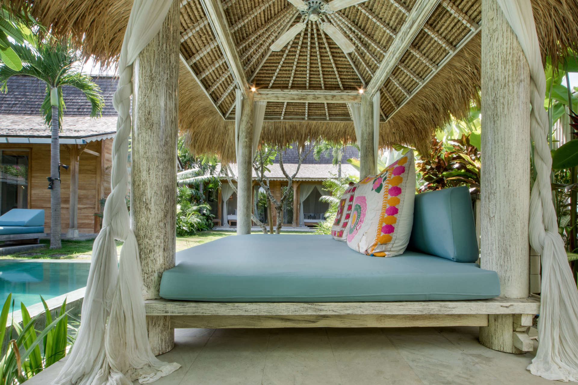 Picture Relaxing Beside Your Private Pool in Kerobokan, Bali Villa 2007