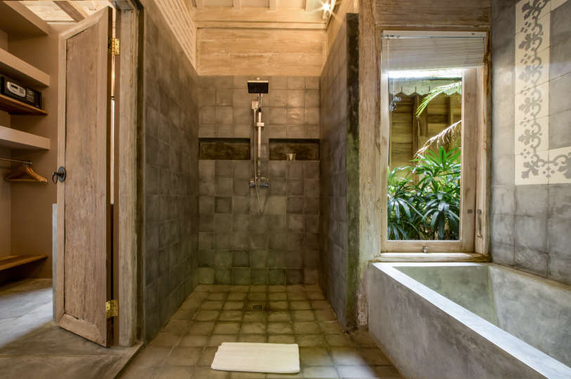 Picture Relaxing Beside Your Private Pool in Kerobokan, Bali Villa 2007