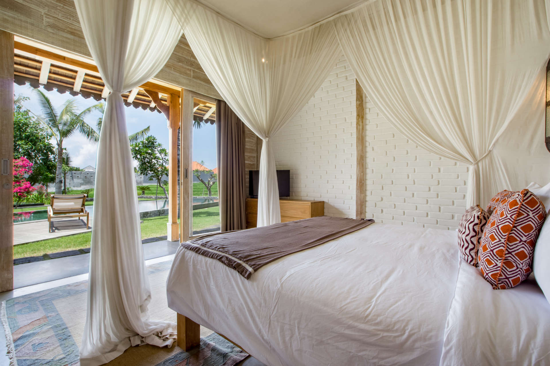 Enjoy a Holiday of a Lifetime Renting Your Own 5 Star Private Villa at the Best Rate in Kerobokan, Villa Bali 2008