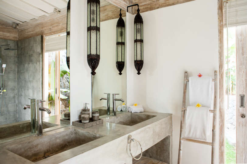 Luxury 12 Bedroom Villa with Private Pool, Bali Villa 2027
