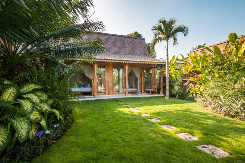 Luxury 12 Bedroom Villa with Private Pool, Bali Villa 2027