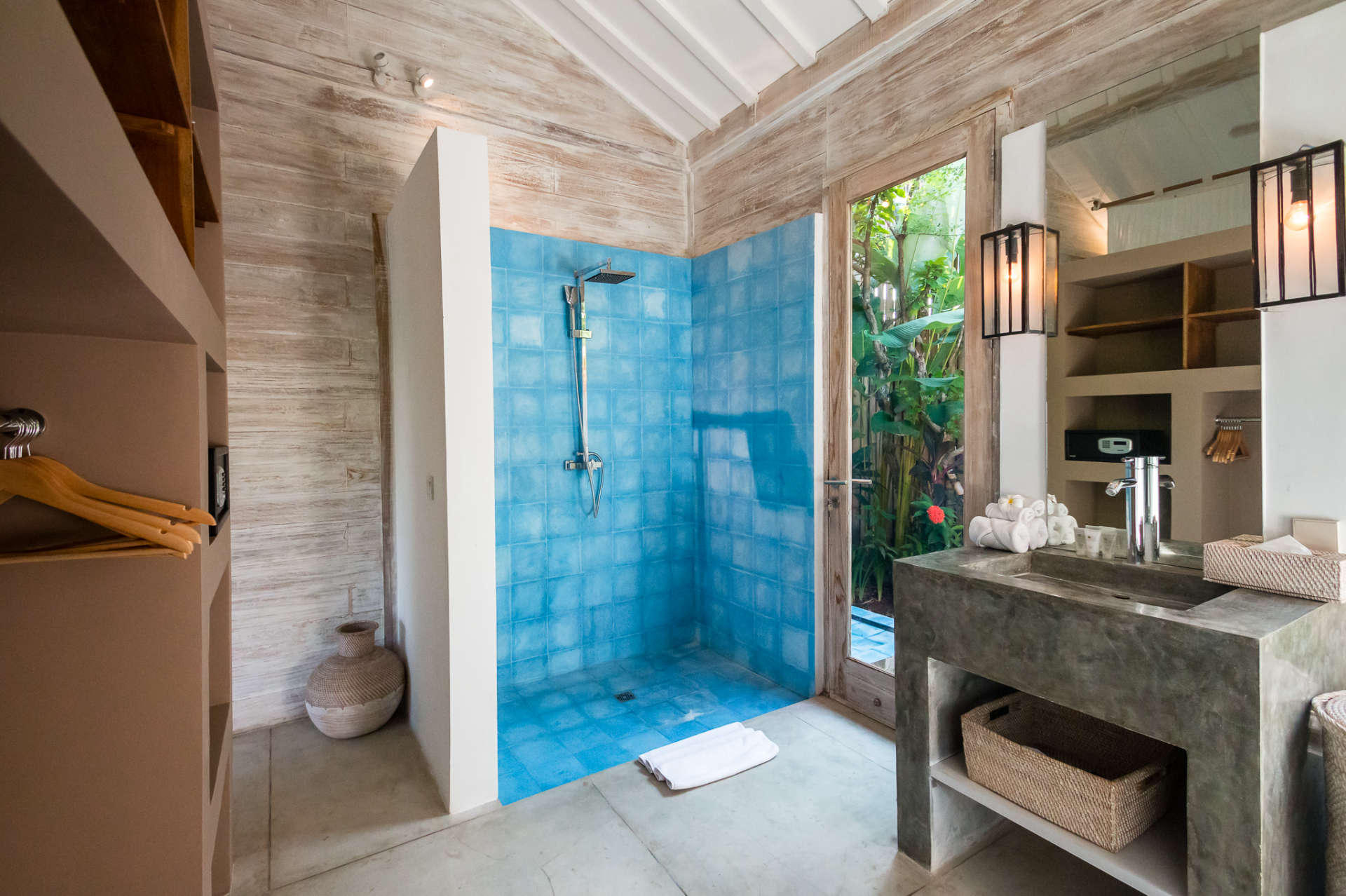 Luxury 12 Bedroom Villa with Private Pool, Bali Villa 2027