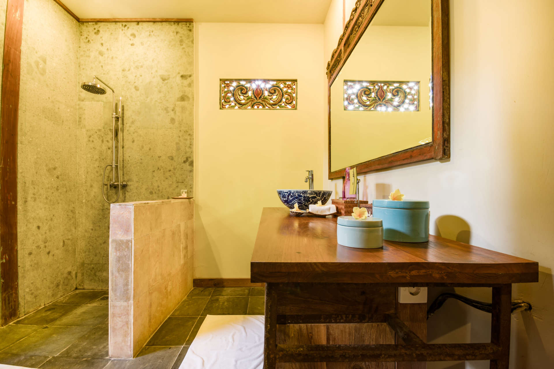 5 Star Villa in Bali, Minutes from the Beach, Bali Villa 2045