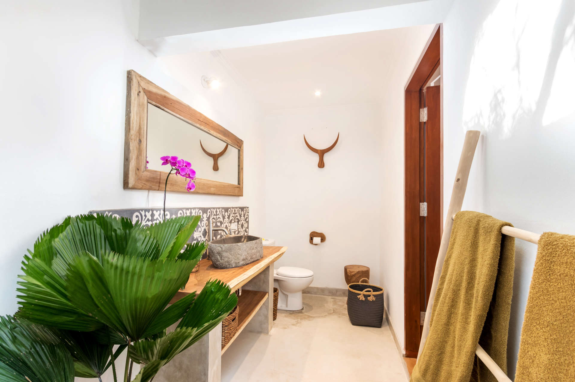 Beautiful 5 Star Holiday Villa in a Prime Location in Seminyak, Villa Bali 2046