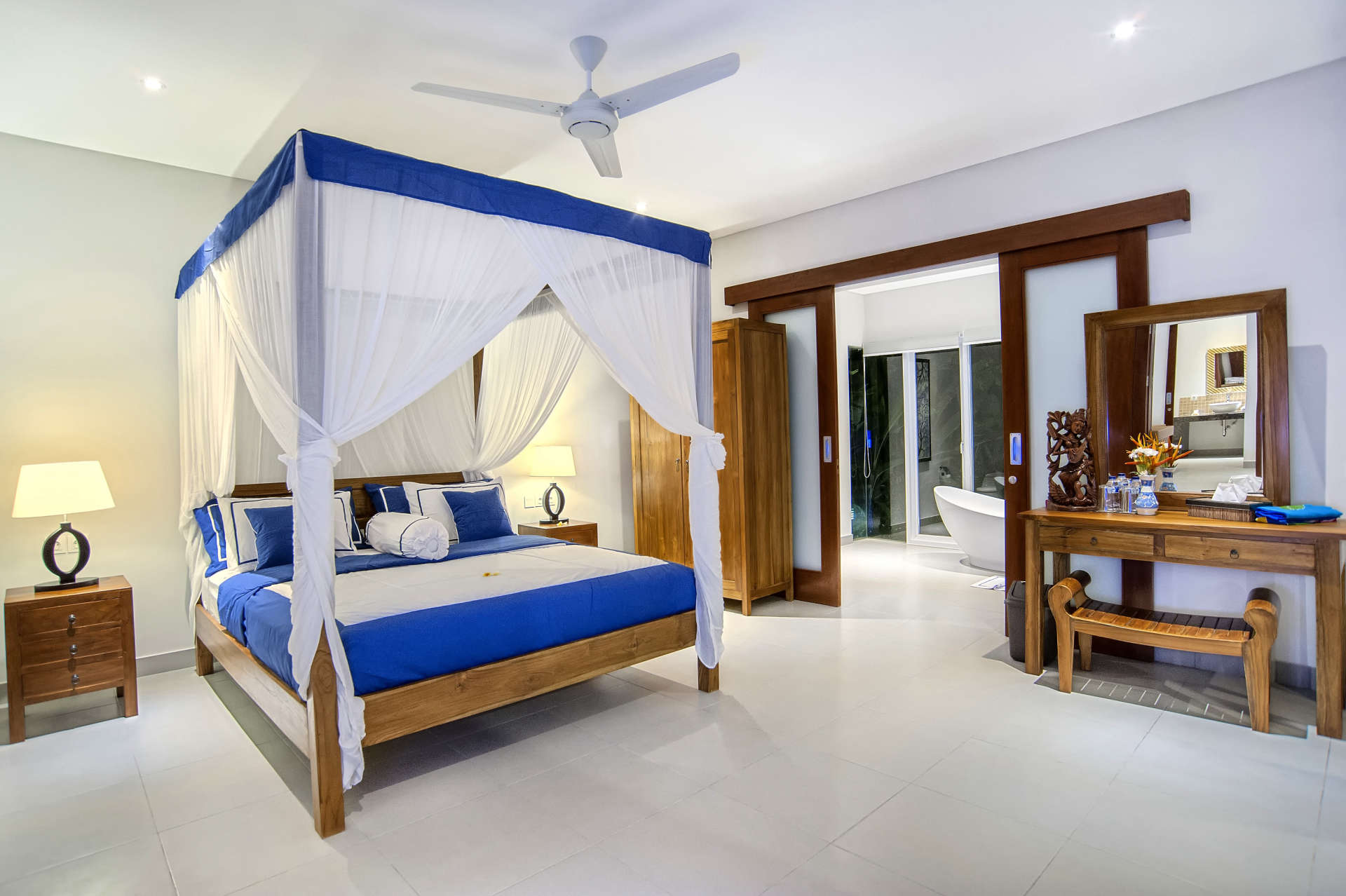 Rent a Luxury Villa in Bali Close to the Beach, Bali Villa 2054
