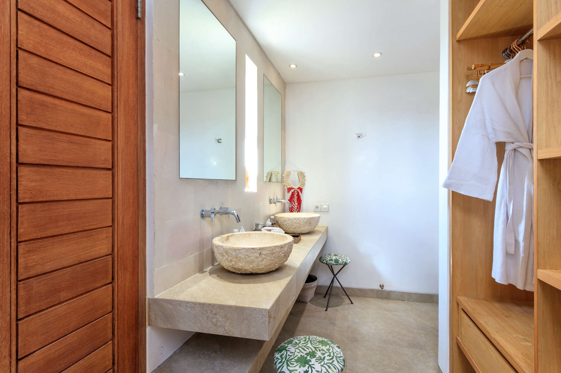 Luxury 5 Bedroom Villa with Private Pool, Bali Villa 2055