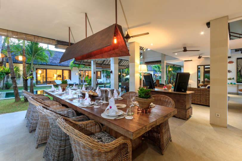 Luxury 5 Bedroom Villa with Private Pool, Bali Villa 2055