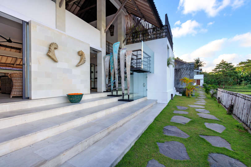 Luxury 5 Bedroom Villa with Private Pool, Bali Villa 2055