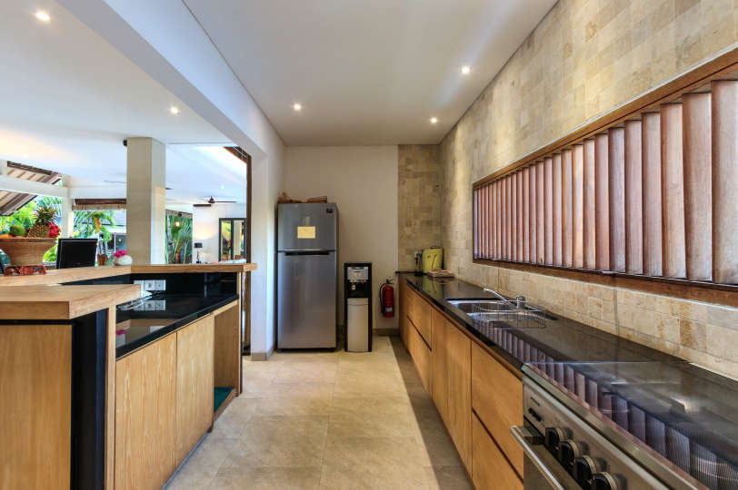 Luxury 5 Bedroom Villa with Private Pool, Bali Villa 2055