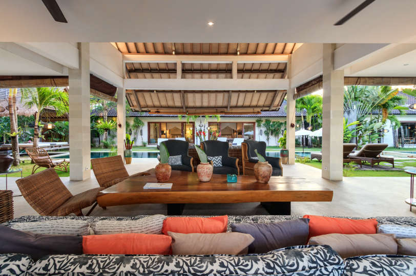 Luxury 5 Bedroom Villa with Private Pool, Bali Villa 2055