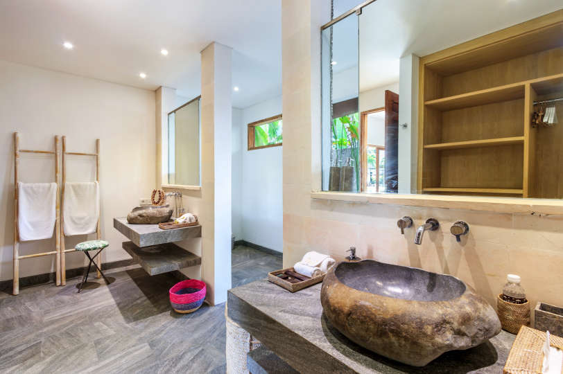Luxury 5 Bedroom Villa with Private Pool, Bali Villa 2055