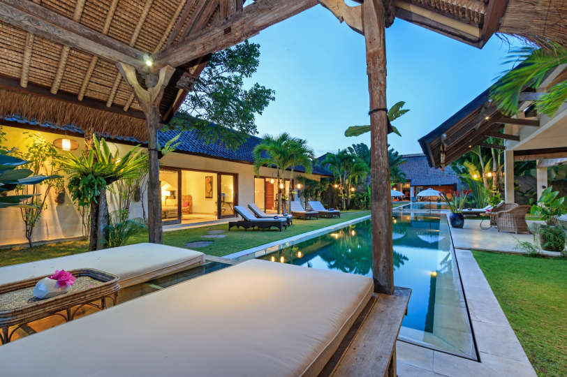 Luxury 5 Bedroom Villa with Private Pool, Bali Villa 2055