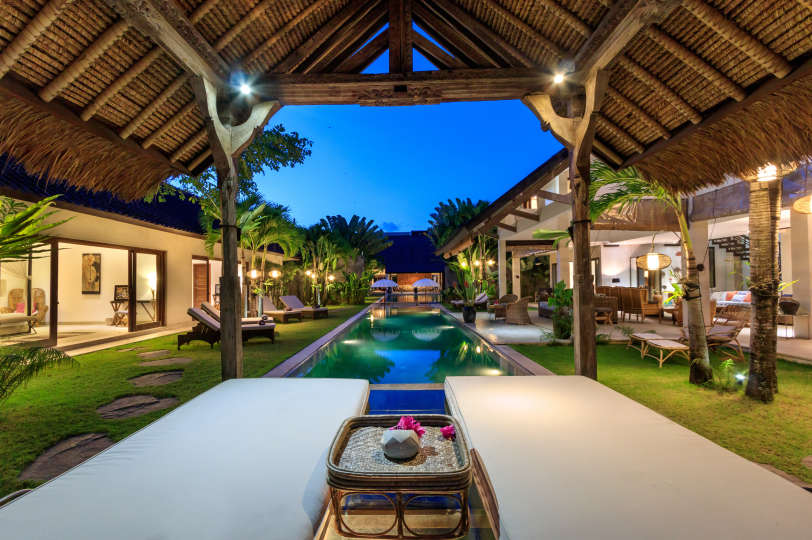 Luxury 5 Bedroom Villa with Private Pool, Bali Villa 2055