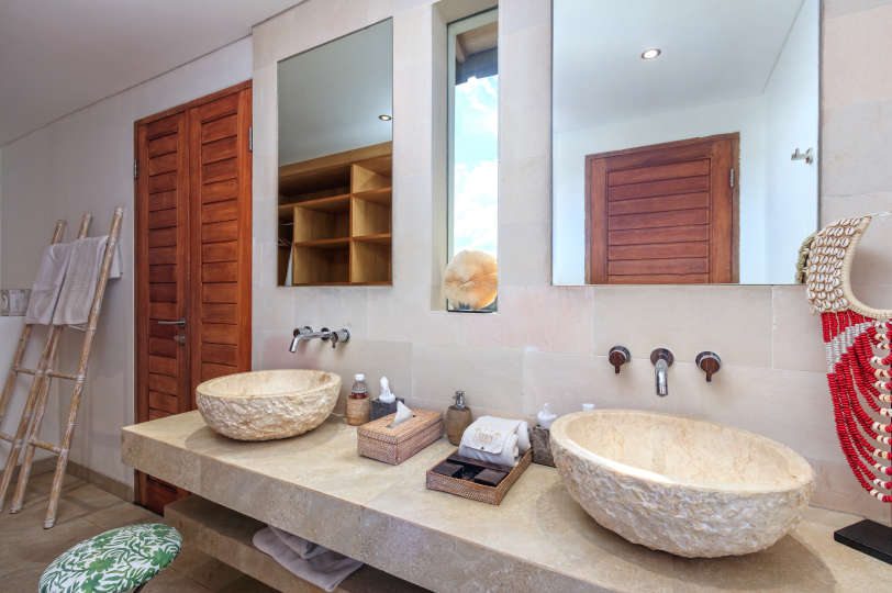 Luxury 5 Bedroom Villa with Private Pool, Bali Villa 2055