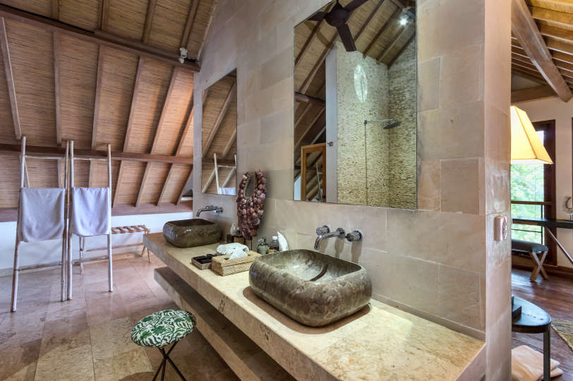 5 Star Villa in Bali, Minutes from the Beach, Bali Villa 2056