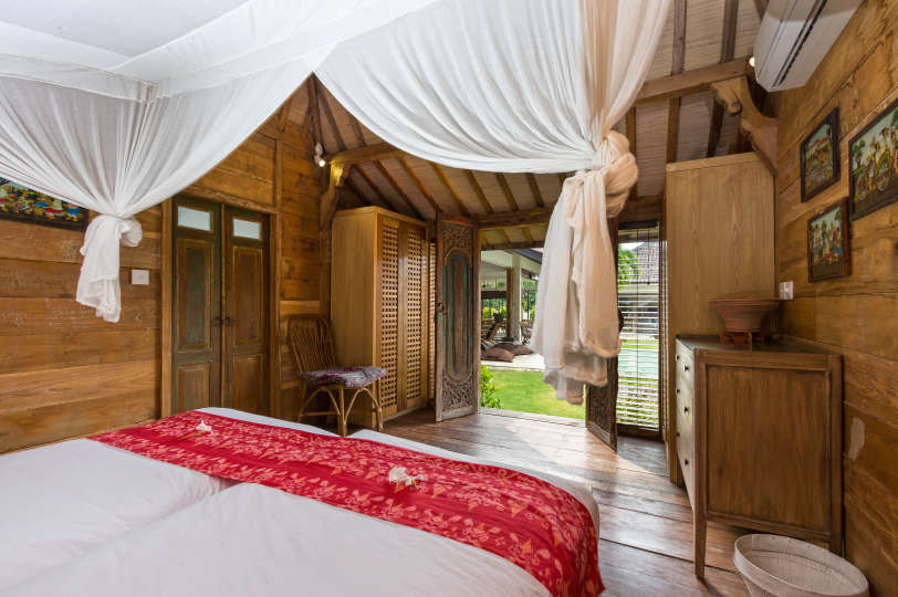 5 Star Villa in Bali, Minutes from the Beach, Bali Villa 2056