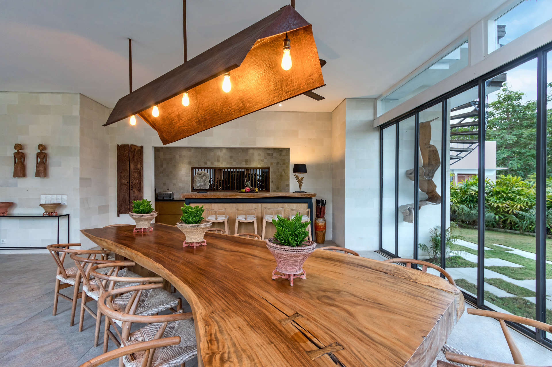 5 Star Villa in Bali, Minutes from the Beach, Bali Villa 2056