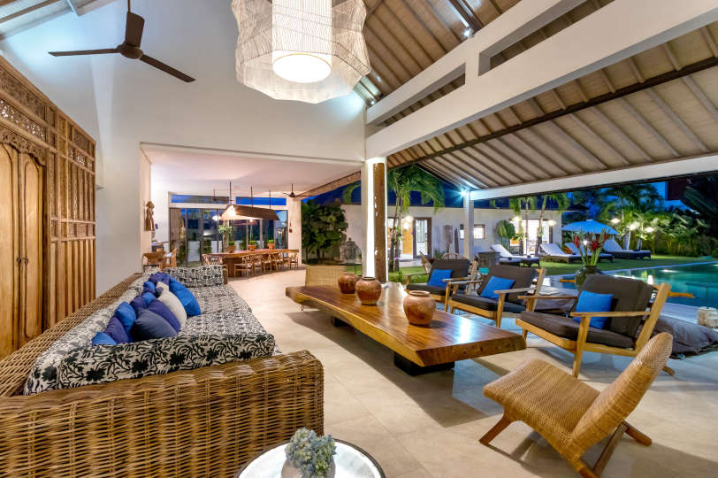 5 Star Villa in Bali, Minutes from the Beach, Bali Villa 2056