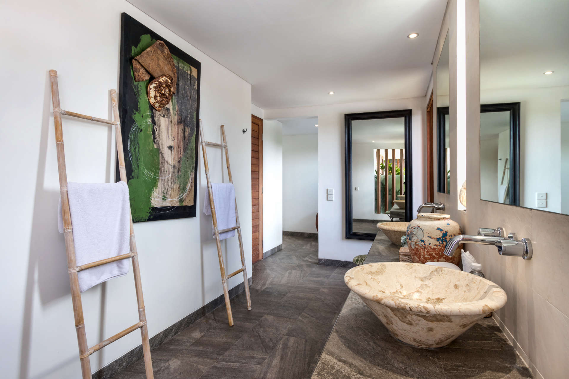 5 Star Villa in Bali, Minutes from the Beach, Bali Villa 2056