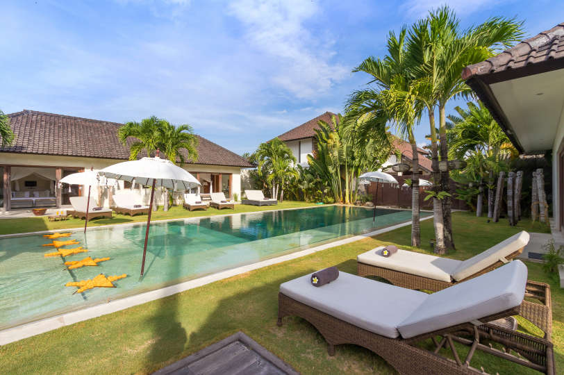 5 Star Villa in Bali, Minutes from the Beach, Bali Villa 2056