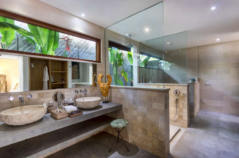 5 Star Villa in Bali, Minutes from the Beach, Bali Villa 2056
