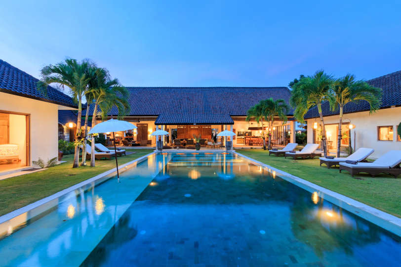 5 Star Villa in Bali, Minutes from the Beach, Bali Villa 2056