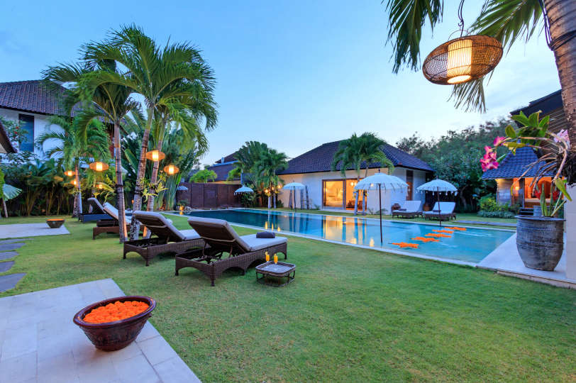 5 Star Villa in Bali, Minutes from the Beach, Bali Villa 2056