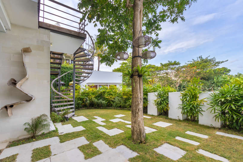 5 Star Villa in Bali, Minutes from the Beach, Bali Villa 2056