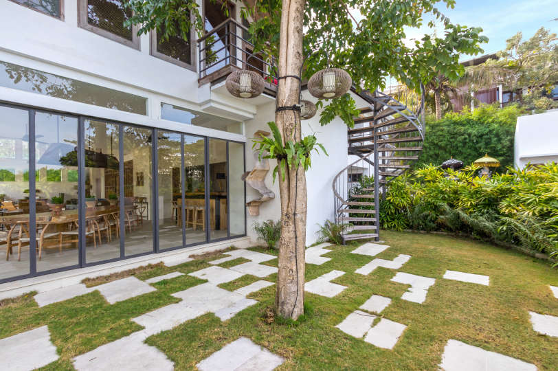 5 Star Villa in Bali, Minutes from the Beach, Bali Villa 2056
