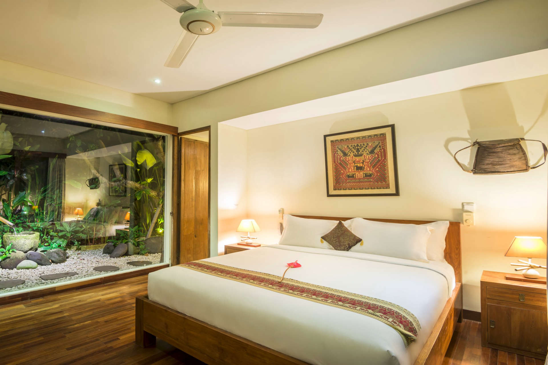 5 Star Villa in Bali, Minutes from the Beach, Bali Villa 2064