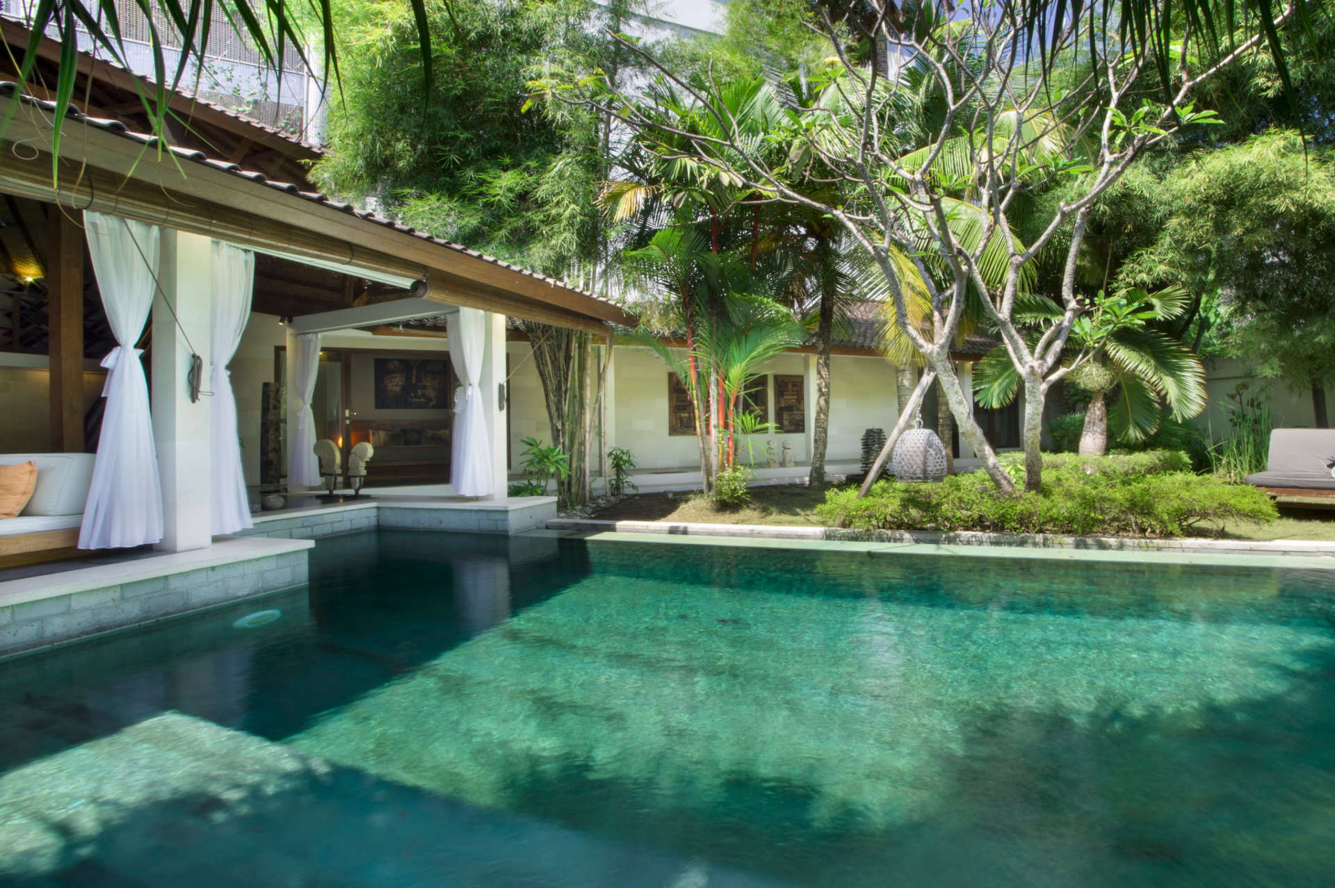 5 Star Villa in Bali, Minutes from the Beach, Bali Villa 2065