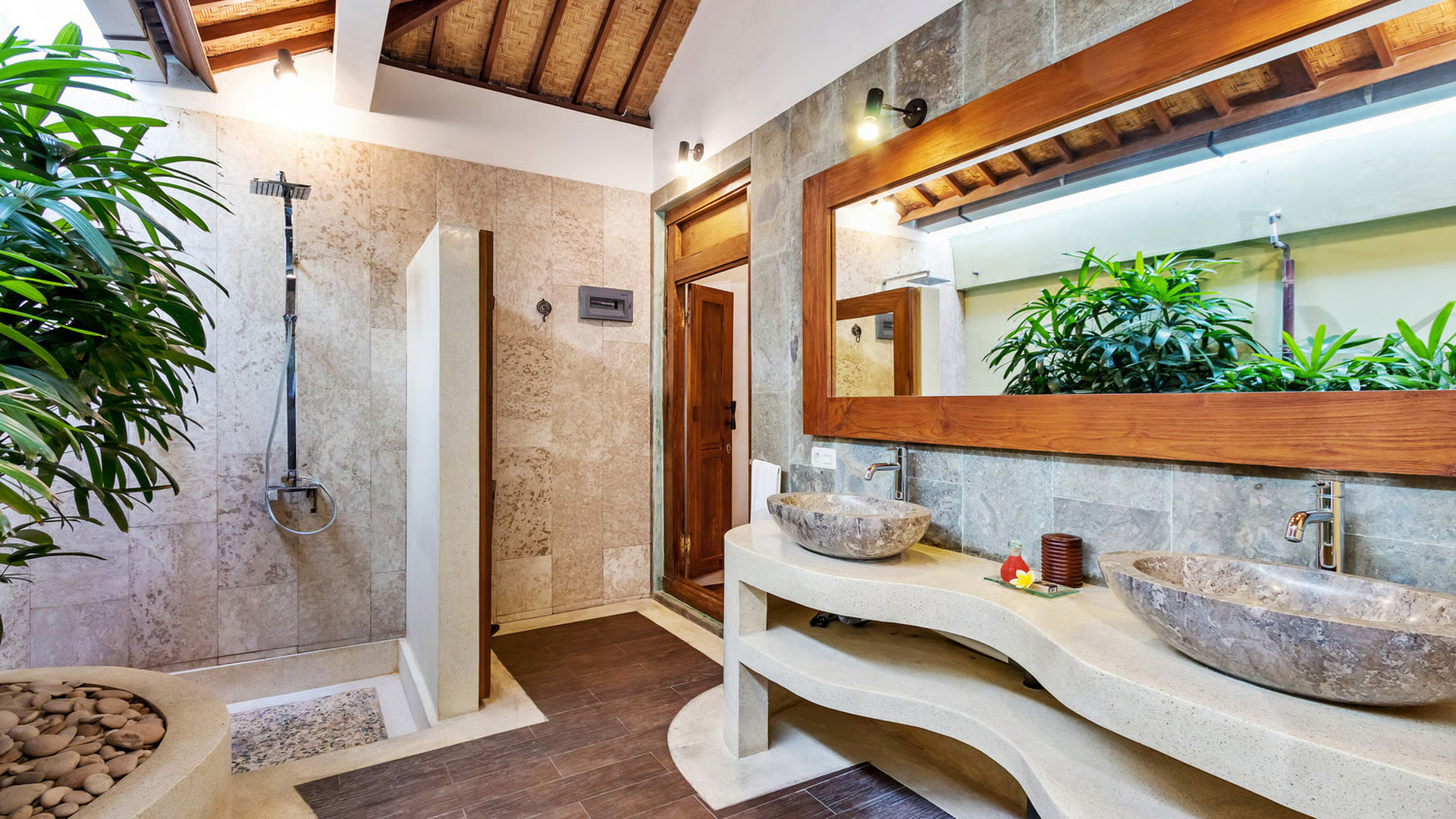 5 Star Villa in Bali, Minutes from the Beach, Bali Villa 2065