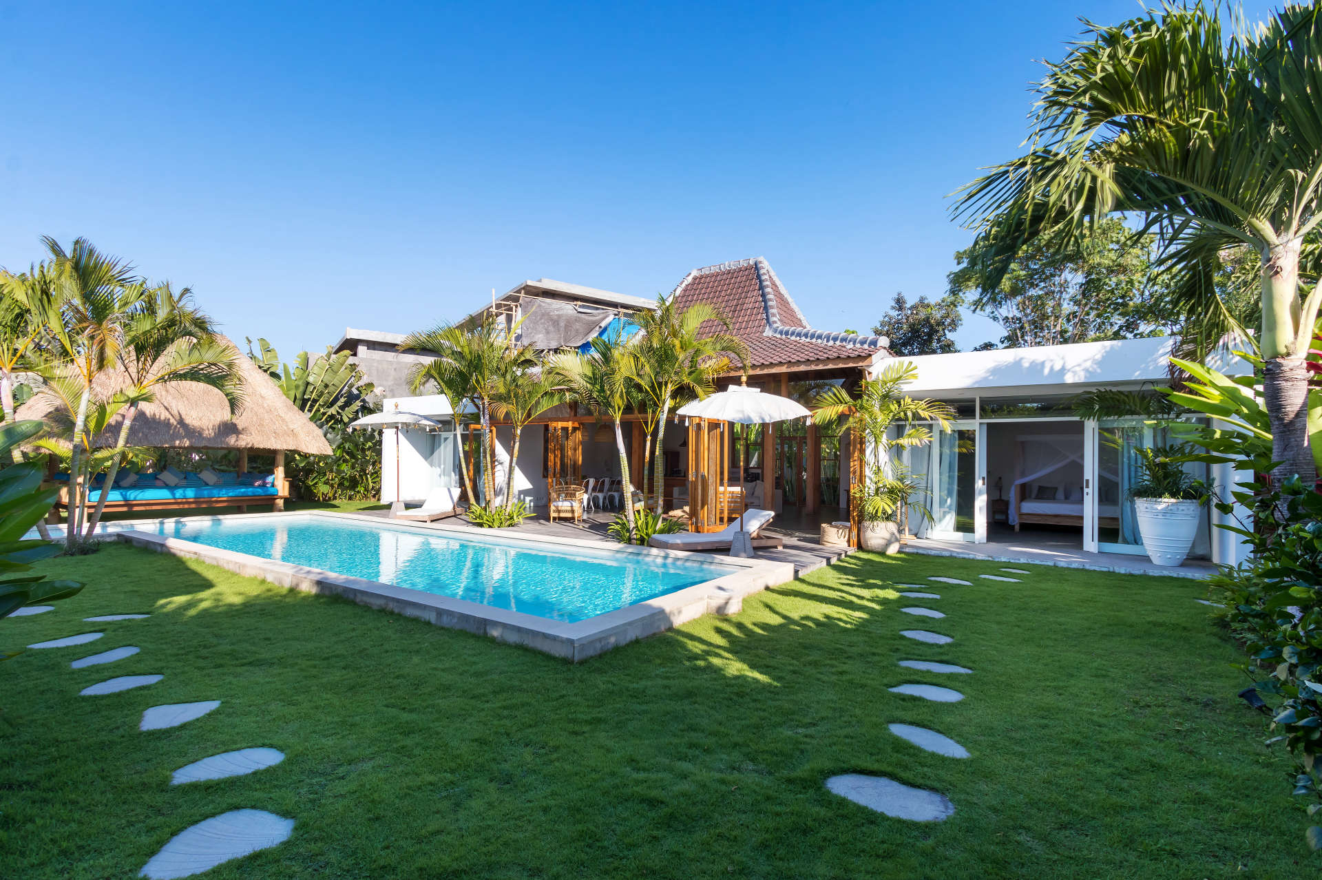 Luxury 4 Bedroom Villa with Private Pool, Bali Villa 2067
